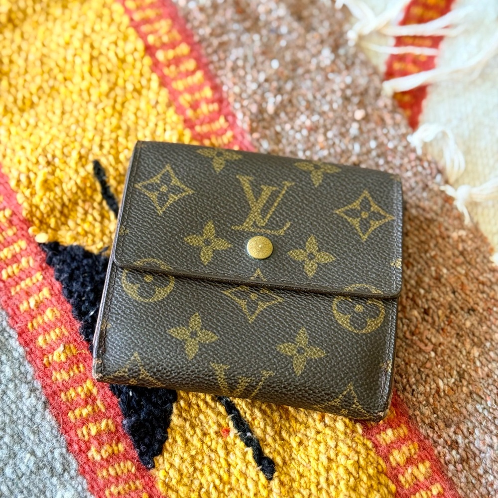 Louis Vuitton Men’s Classic Tri-fold Monogram Wallet